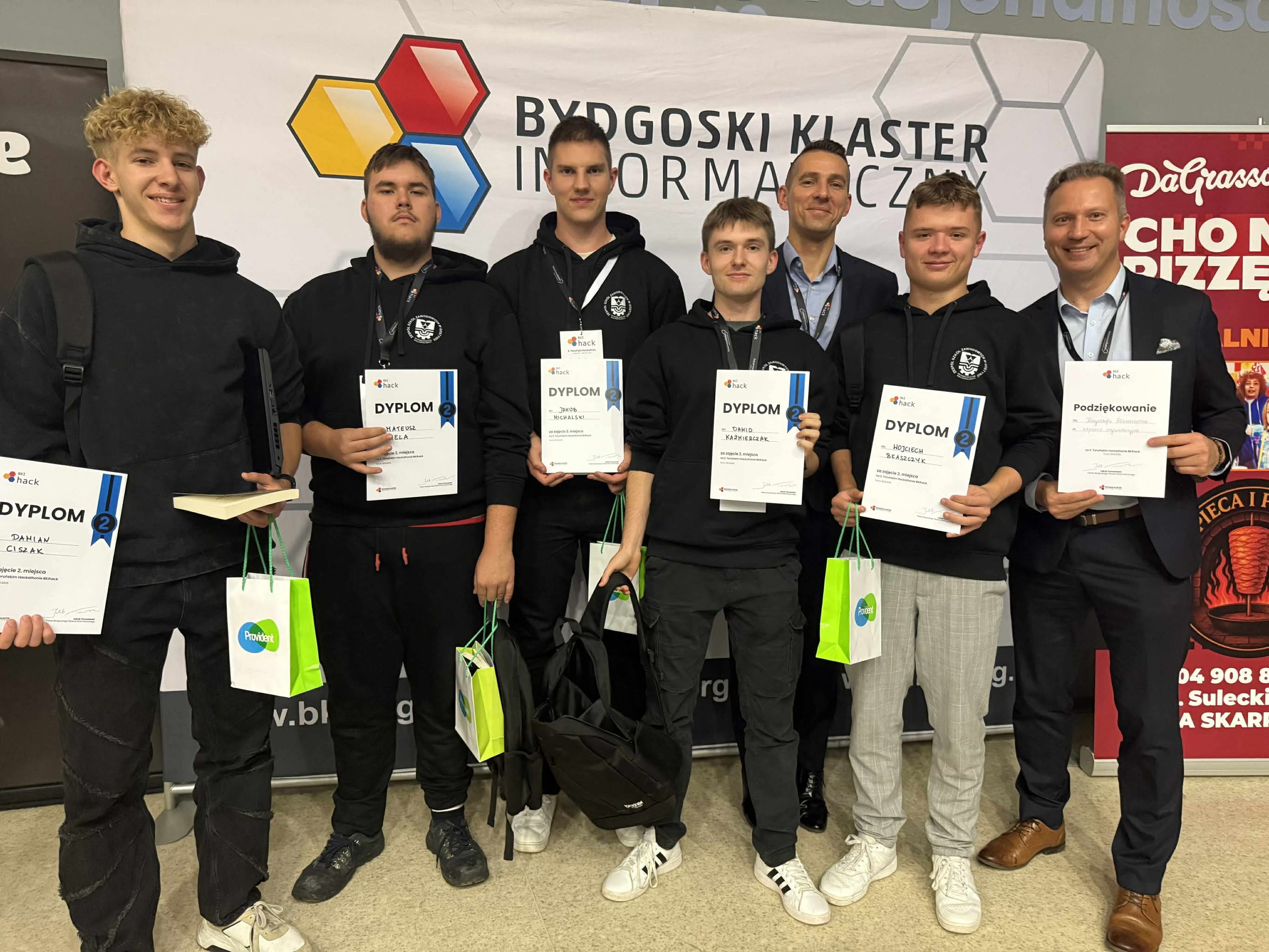 Pierwsze hackathony